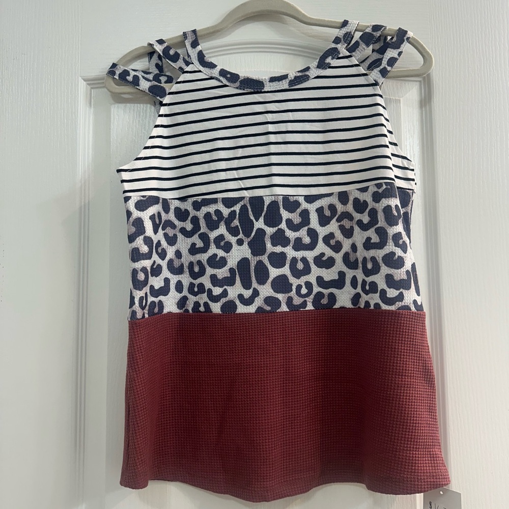New top with tags